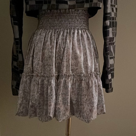 Silver mini peasant skirt - Picture 2 of 3